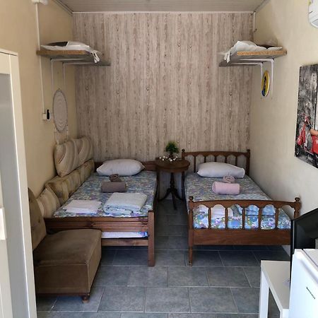 Converted Shed Studio & Garden Hanging Bed Pórto Ráfti Dış mekan fotoğraf